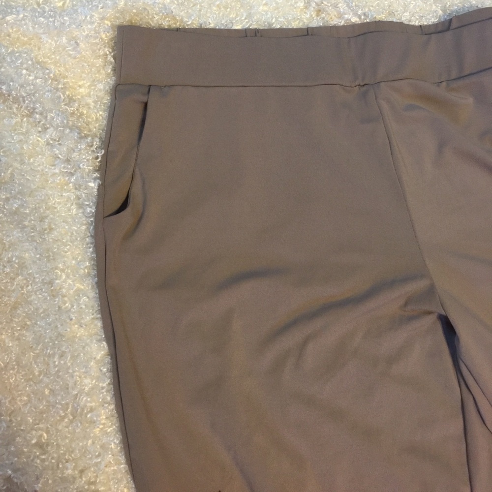 Lisa Rinna Collection Tan Ankle Pants, Cargo Pockets, Utility Style, Size M - Picture 3 of 8